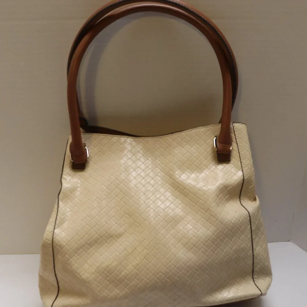 Jones NY Signature Cream Satchel Handbag in Good Condition